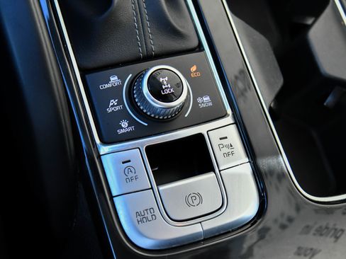 Used 2022 Kia Telluride LX image 25