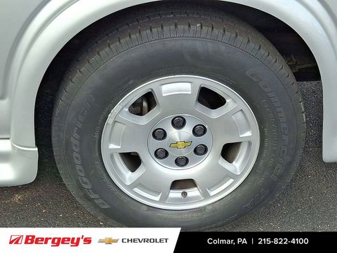 Used 2014 Chevrolet Express 1500 image 31