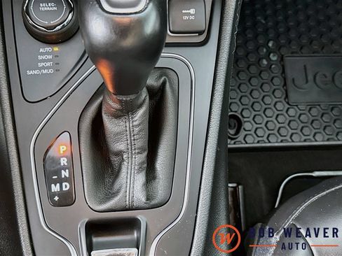 Used 2022 Jeep Cherokee Latitude AWD/4WD image 20
