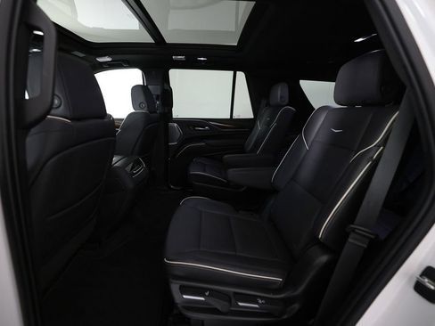 Used 2022 Cadillac Escalade Premium Luxury w/ Performance Package AWD/4WD image 16