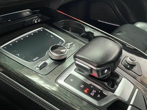 Used 2018 Audi Q7 3.0T Prestige image 29