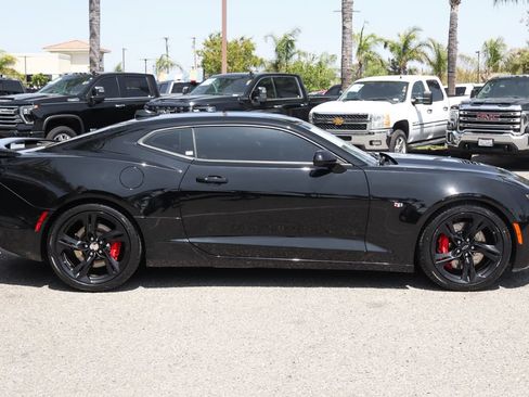 Used 2020 Chevrolet Camaro SS RWD image 9