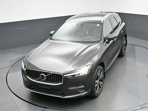 Used 2022 Volvo XC60 B5 Inscription image 47