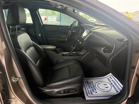 Used 2018 Chevrolet Malibu LT w/ True North Edition FWD image 21