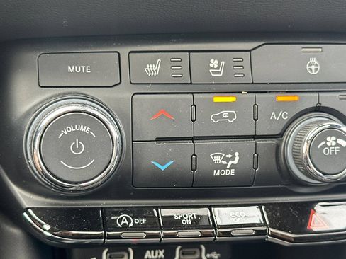 Used 2024 Dodge Durango GT AWD/4WD image 28