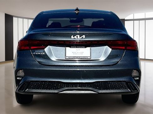 Used 2024 Kia Forte LXS w/ LXS Technology Package image 4