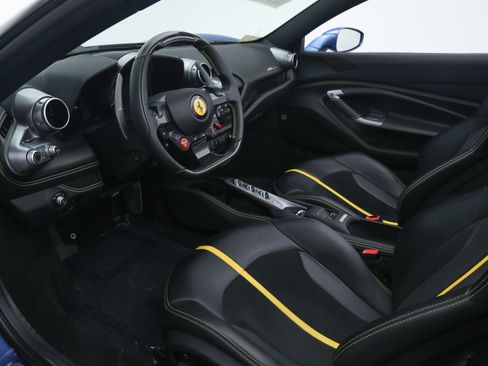 Certified 2023 Ferrari F8 Tributo RWD image 2