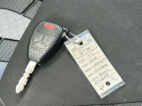 Used 2017 Jeep Wrangler Unlimited Sahara image 31