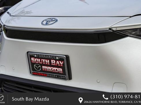 Used 2023 Toyota bZ4X XLE w/ Weather Package image 5