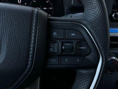 Used 2025 Toyota Tacoma TRD Off-Road image 34