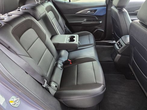 Used 2025 Chevrolet Equinox EV LT w/ LPO, Blackout Package FWD image 32