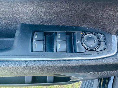 Used 2023 Chevrolet Silverado 1500 LT RWD image 6