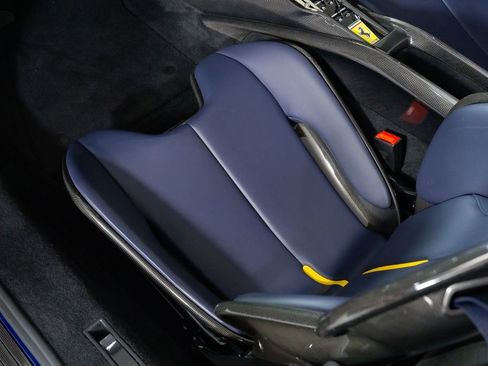 Used 2022 Ferrari SF90 Spider image 44