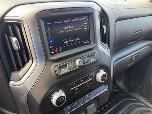 Used 2023 GMC Sierra 2500 Pro w/ Gooseneck/5TH Wheel Package image 3