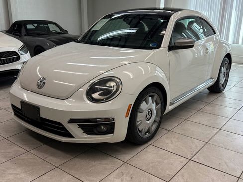 Used 2014 Volkswagen Beetle TDI image 3