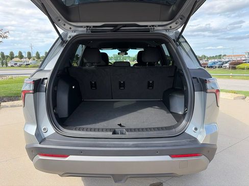 Used 2026 Chevrolet Equinox LT FWD image 48