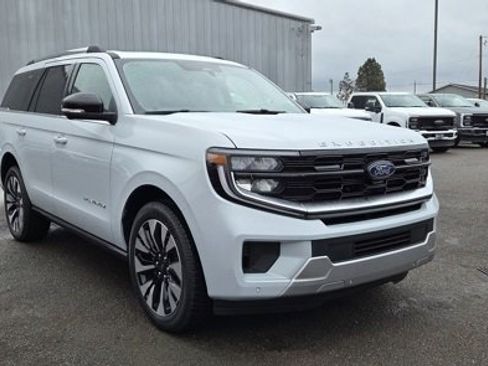 New 2025 Ford Expedition Platinum w/ Driver's Package image 2