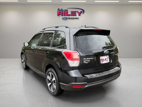 Used 2017 Subaru Forester 2.5i Premium AWD/4WD image 3