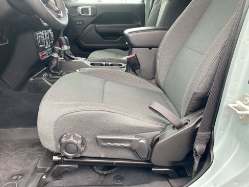 Used 2024 Jeep Wrangler Unlimited Sport AWD/4WD image 22