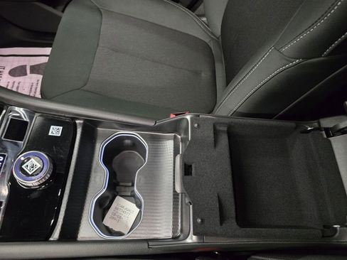 New 2025 Jeep Grand Cherokee Laredo w/ Luxury Tech Group I RWD image 23