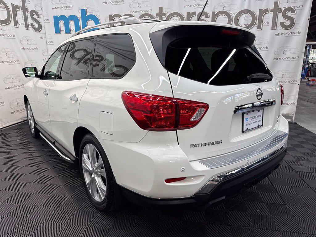 Used 2018 Nissan Pathfinder SL w/ SL Premium Package AWD/4WD image 4