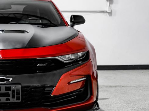 Used 2019 Chevrolet Camaro SS RWD image 33