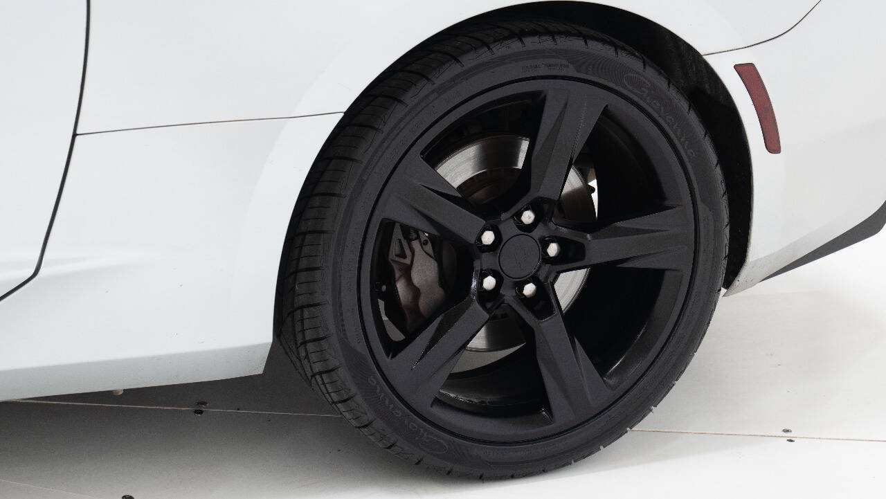 Used 2017 Chevrolet Camaro SS RWD image 73