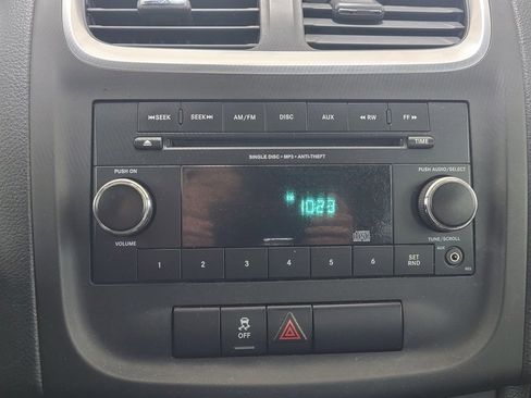 Used 2013 Dodge Avenger SE image 20