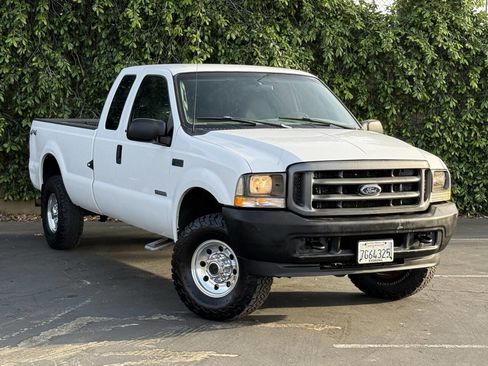 Used 2003 Ford F250 XL image 1