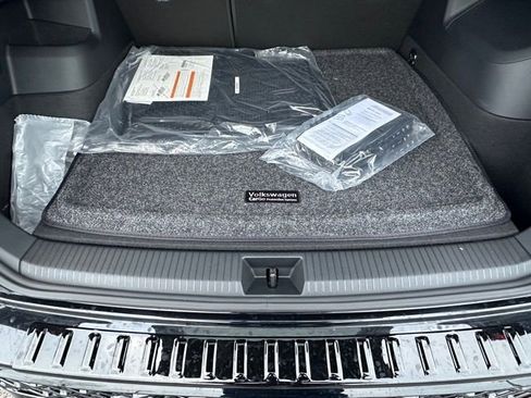 New 2026 Volkswagen Tiguan SE R-Line image 19