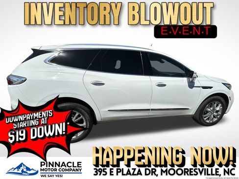 Used 2022 Buick Enclave Premium image 2