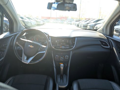 Used 2022 Chevrolet Trax LT w/ Sport Edition image 16