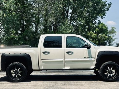 Used 2012 Chevrolet Silverado 1500 LTZ AWD/4WD image 2
