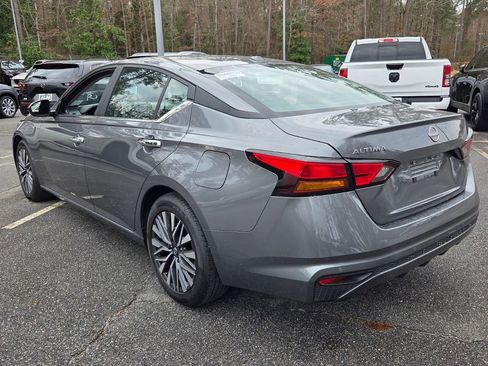 Used 2025 Nissan Altima 2.5 SV image 10