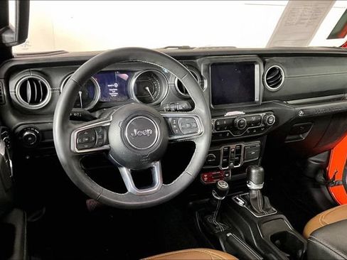 Used 2023 Jeep Wrangler Unlimited Rubicon 4xe w/ Safety Group AWD/4WD image 4