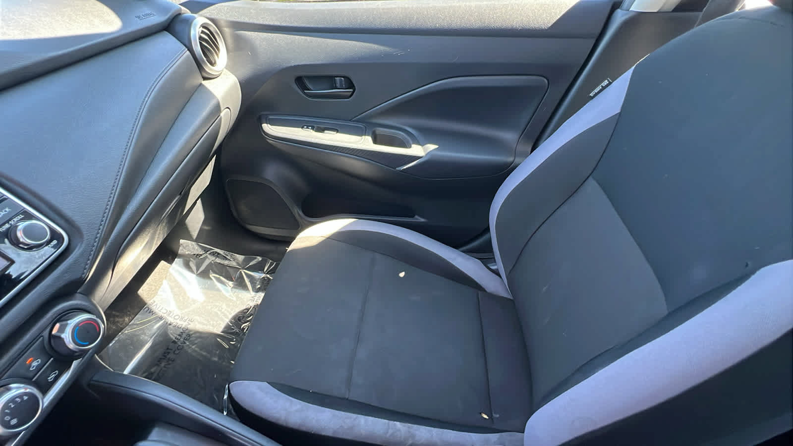 Used 2025 Nissan Versa S w/ Trunk Package FWD image 12
