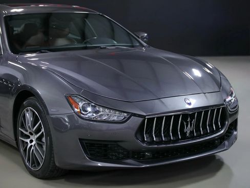 Used 2018 Maserati Ghibli image 3