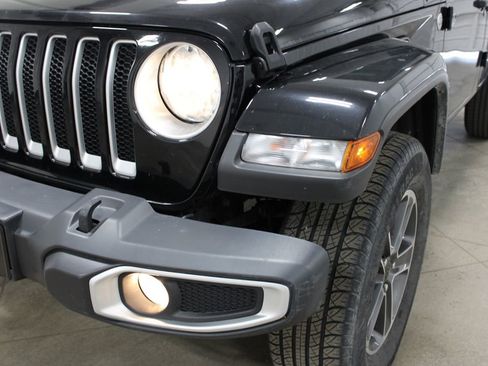 Used 2023 Jeep Wrangler Sahara image 13