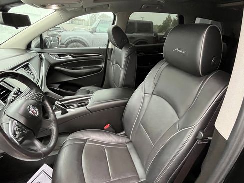 Used 2021 Buick Enclave Avenir w/ Avenir Technology Package AWD/4WD image 18