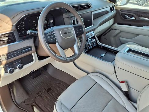 Certified 2022 GMC Yukon Denali image 4