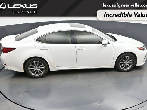 Used 2017 Lexus ES 300h w/ Luxury Package FWD image 20