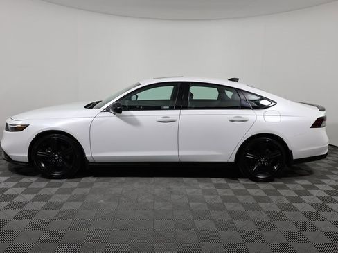 Used 2023 Honda Accord Sport image 8