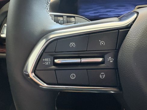 Used 2025 Chevrolet Traverse Z71 w/ Enhanced Driving Package image 12