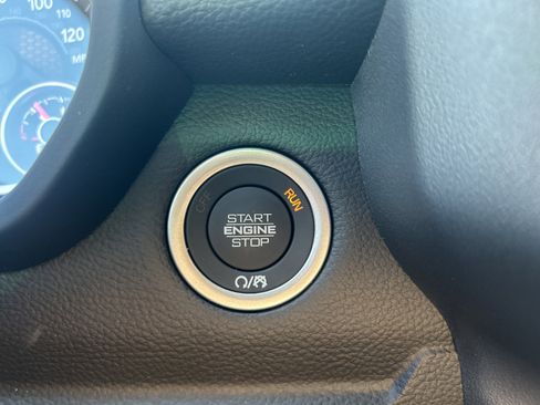 New 2026 RAM 1500 4x4 Crew Cab image 25