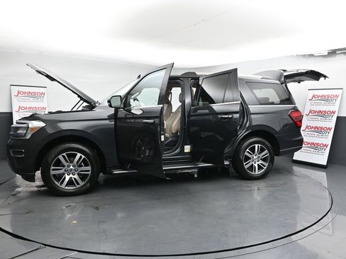 Used 2023 Ford Expedition Limited image 46