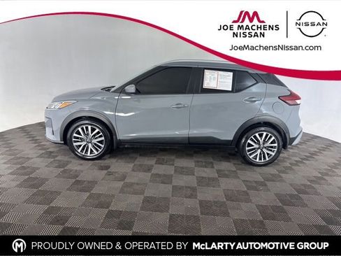 Used 2023 Nissan Kicks SV image 8