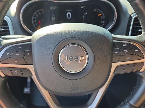 Used 2021 Jeep Grand Cherokee Laredo X RWD image 23
