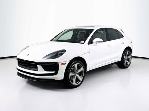 Certified 2023 Porsche Macan image 1