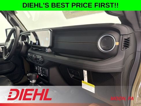 New 2026 Jeep Gladiator Sport AWD/4WD image 15