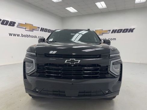 New 2026 Chevrolet Suburban RST w/ RST Capability Package AWD/4WD image 2